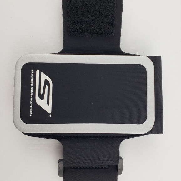 Skechers Sweatproof Music Device Armband - Picture 1 of 5